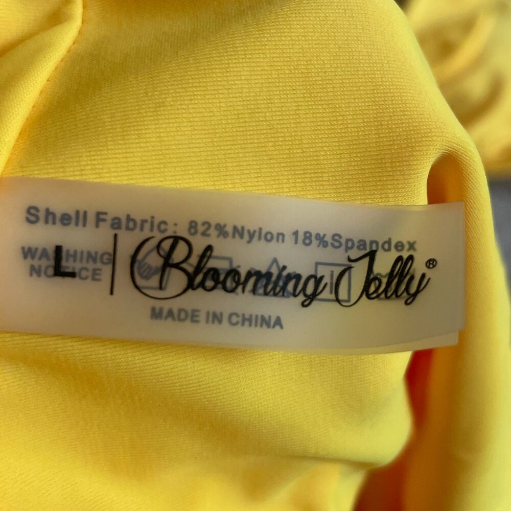 Blooming Jelly Yellow Twist Front Bikini Set – Size Large - Picture 5 of 6